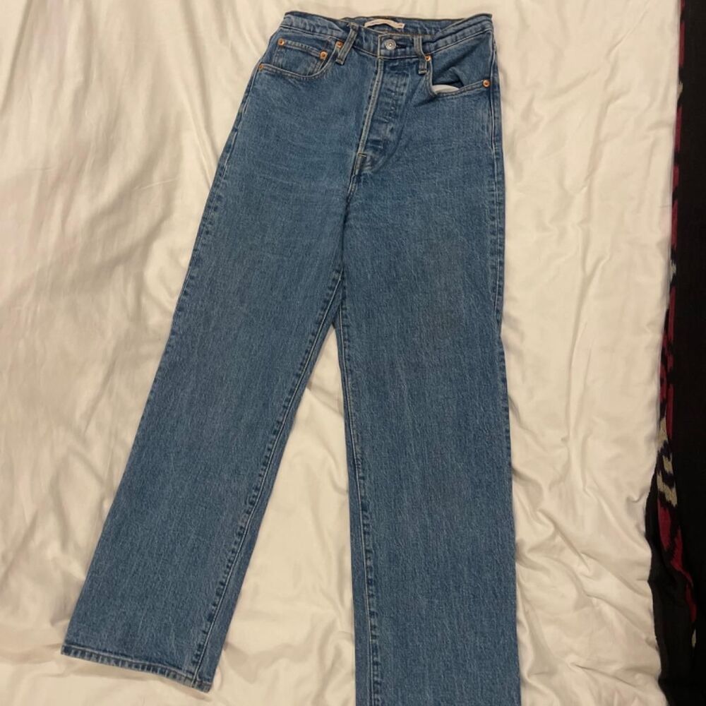 Levi's Ribcage Straight Jeans Medium Wash (Fits...